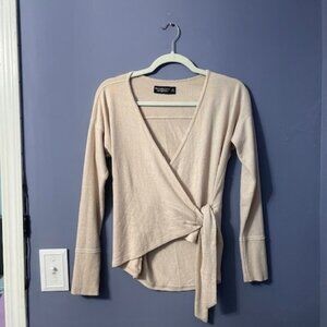 Abercrombie & Fitch "Soft A&F Cozy"  Beige Wrap Top XS
